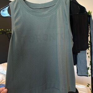 Lululemon swiftly breathe crop tank top